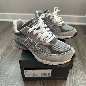 New Balance 990v3